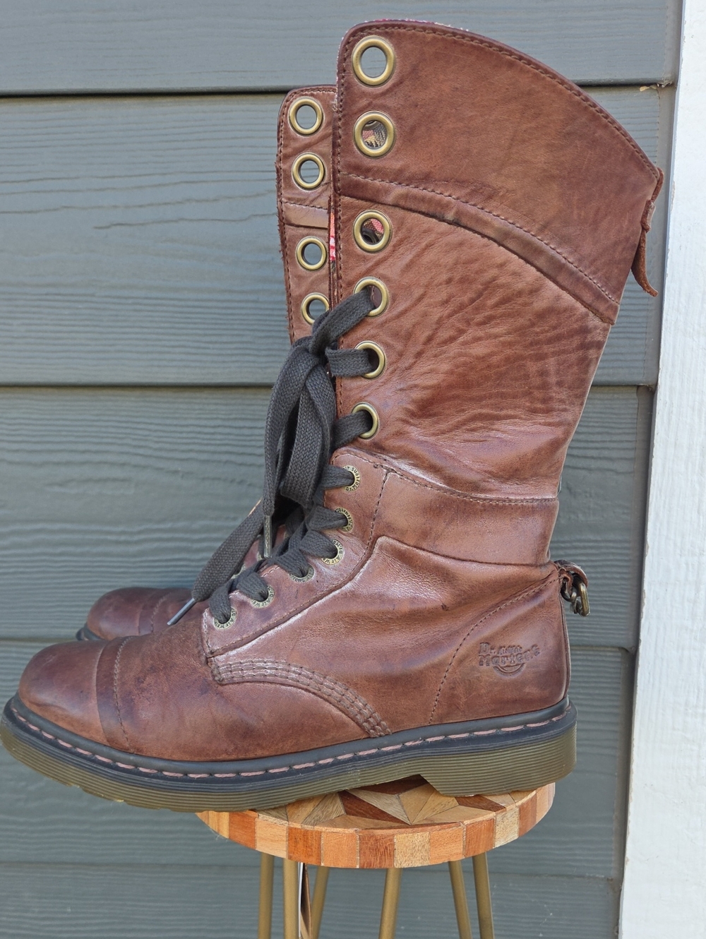 Dr. Martens RARE, Yuba Brown Lace-Up Boots with Floral Cuff - Picture 5 of 14